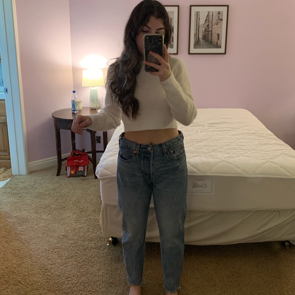 LEVIS WEDGIE STRAIGHT FIT JEANS WITH FRAYED BOTTOMS